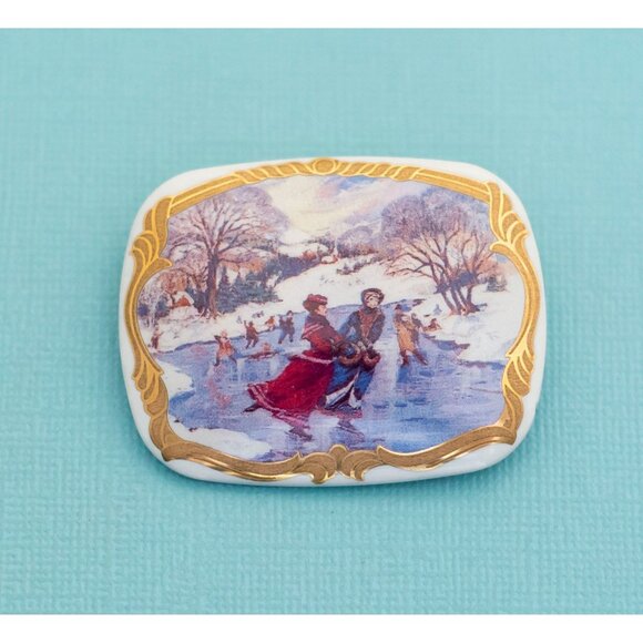 Vintage Ice Skating Painting Brooch, Ceramic - E27 - Picture 1 of 2